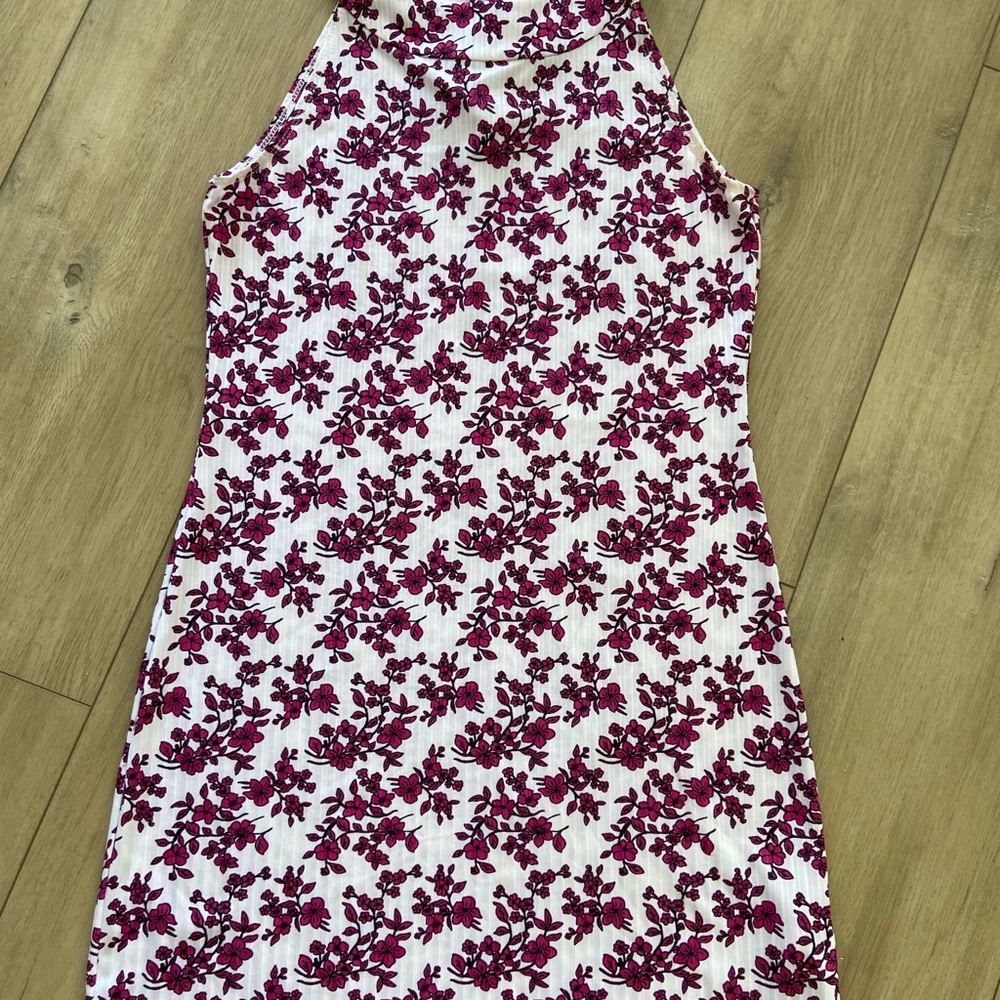 Dex Pink and White Sleevless Floral Dress; perfect for summer style